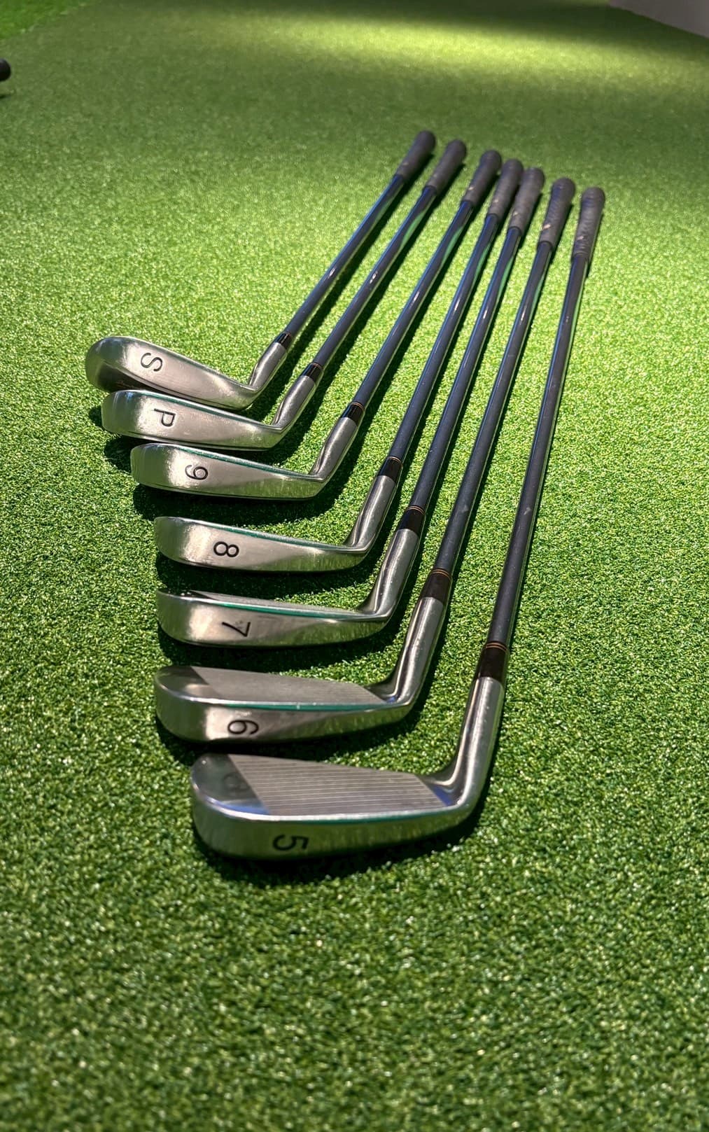 Grand Type V (Iron Set, 5-PW, SW (8 clubs))