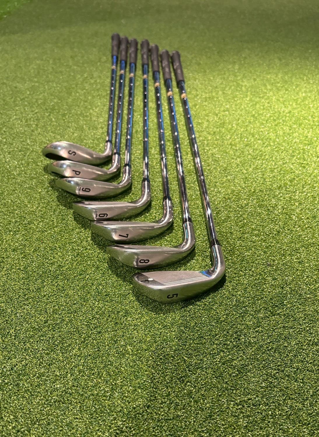 Callaway Warbird (Iron Set, 5-9, PW, SW (8 clubs))